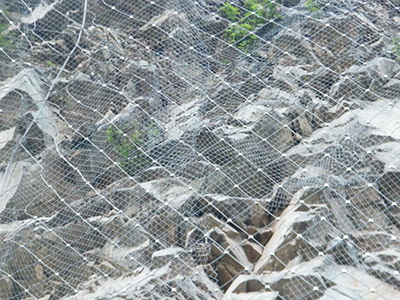 主动边坡防护网